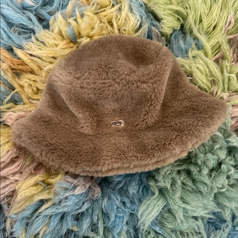 NWOT Ganni Light Brown Fuzzy Bucket Hat XS/S